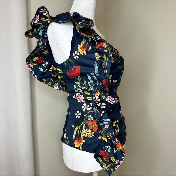 One shoulder Floral Blouse - Picture 3 of 3